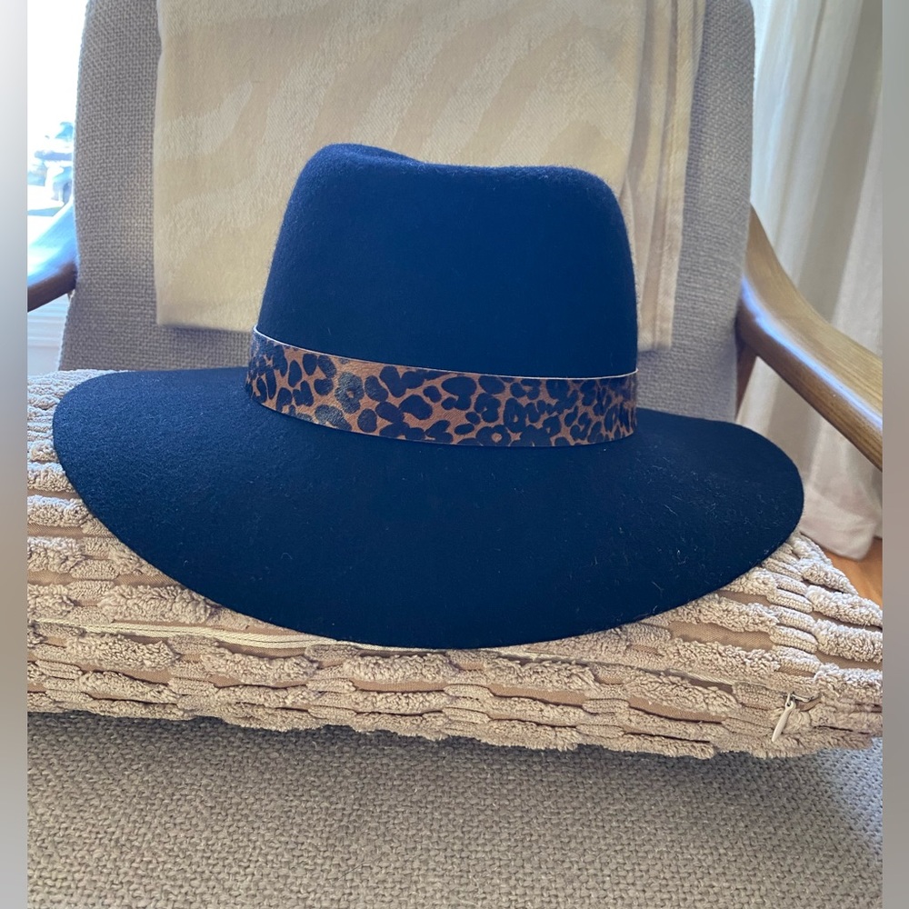 Rag and Bone hat size Large